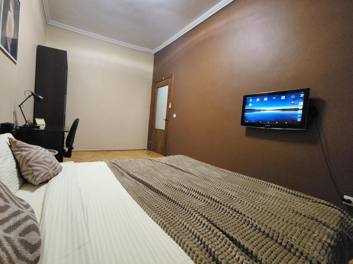 в центрі м.чернівці 2 кімнатна затишна квартира. Apartment
